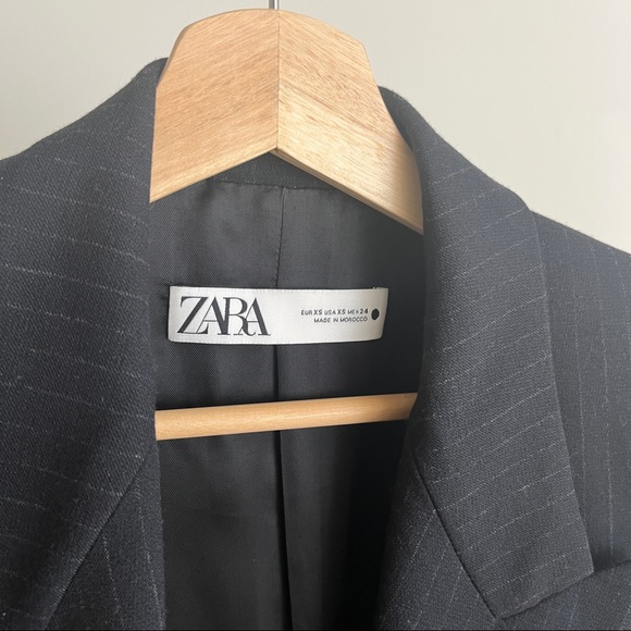 Navy blazer with faint pinstripe - Picture 10 of 12